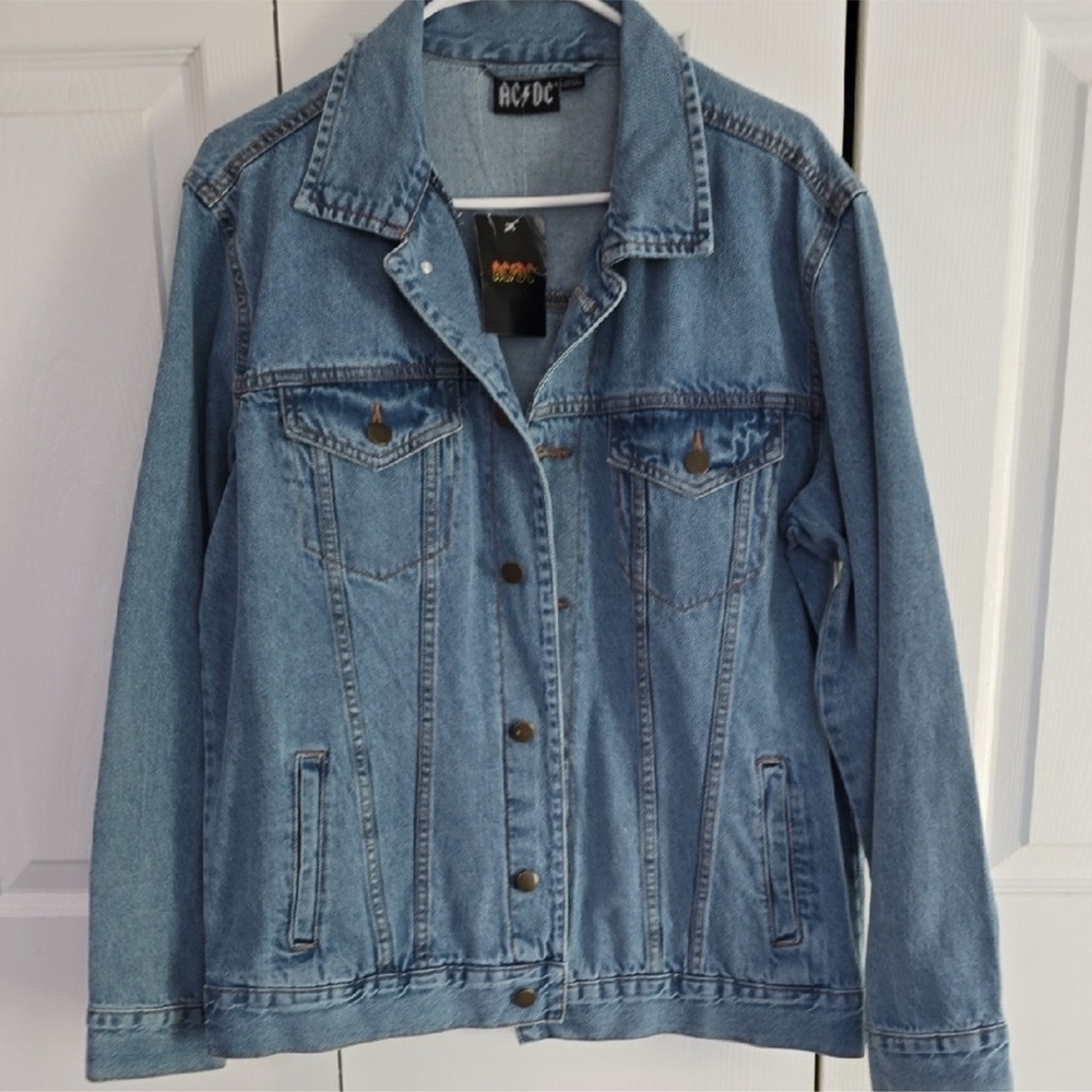 AC-DC Denim Jacket 100% Cotton NWOT - Excellent Gift Rock Fan Apparel 40” Chest - Picture 10 of 16